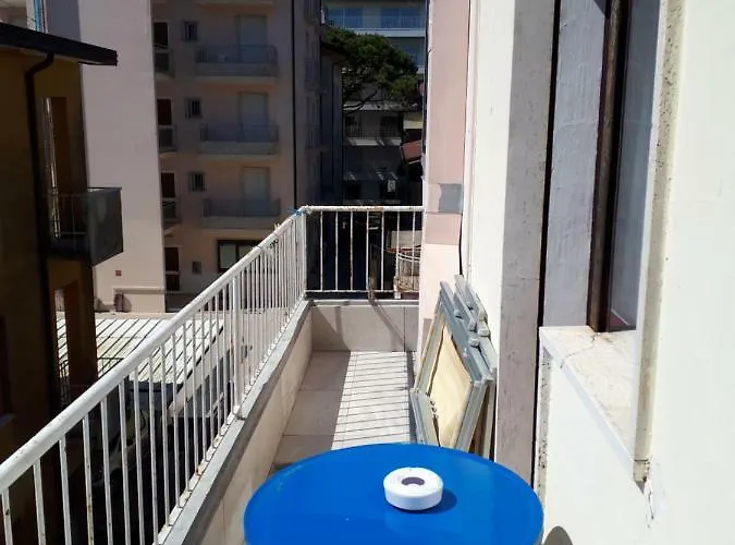 迪娜别墅酒店 2*