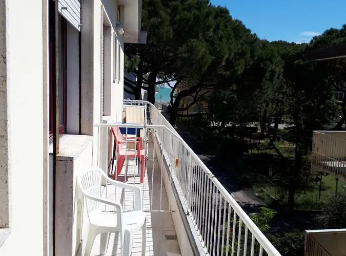 迪娜别墅酒店 2*