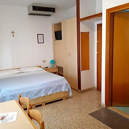 Hotel Dina