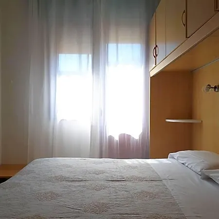 Dina Hotel 2*
