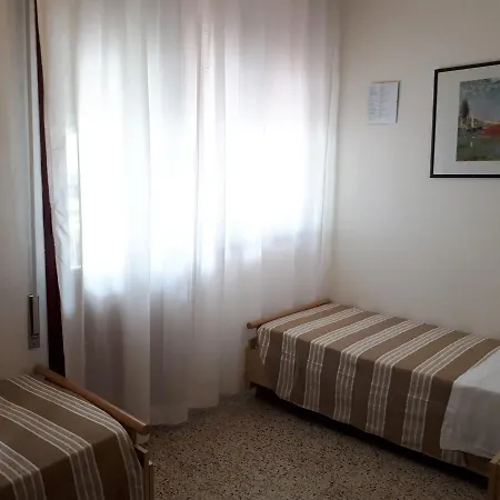 Dina Hotel 2*