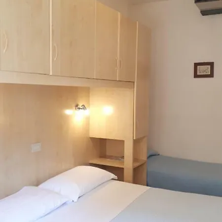 Dina Hotel 2*