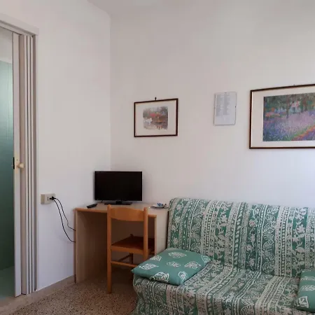 Hotel Dina 2*