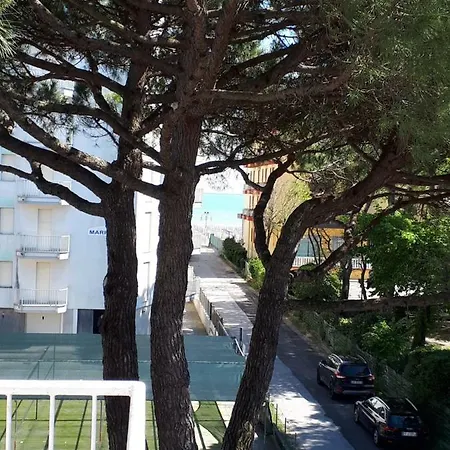 Dina Hotel