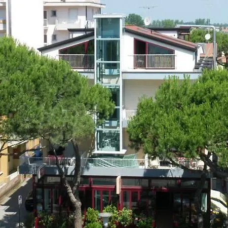 Dina Hotel 2*