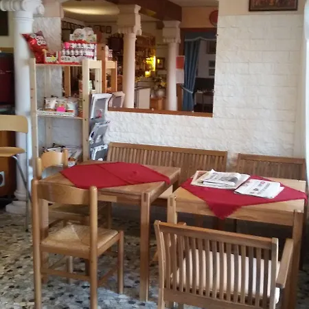 Hotel Dina 2*