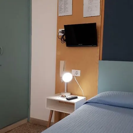 Dina Hotel 2*